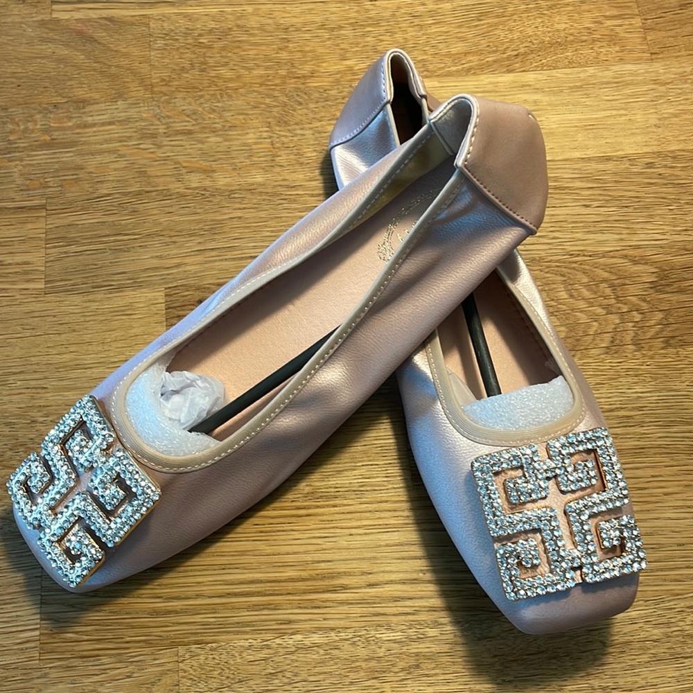 Beautiful elegant flat shoes with jewels